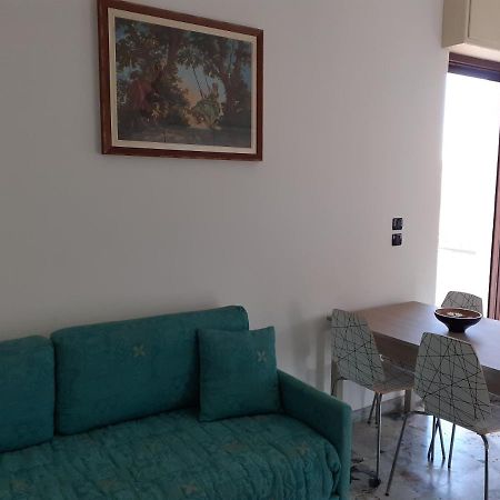 Casa Dusat In Accogliente Edificio Nel Centro Di Monforte Monforte dʼAlba Exteriér fotografie