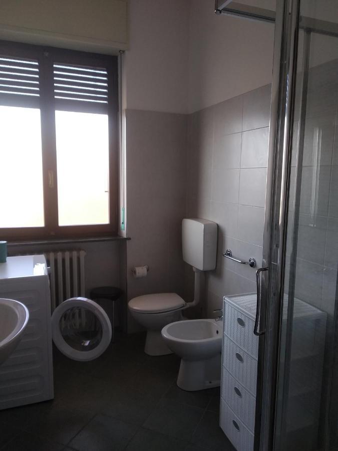 Casa Dusat In Accogliente Edificio Nel Centro Di Monforte Monforte dʼAlba Exteriér fotografie